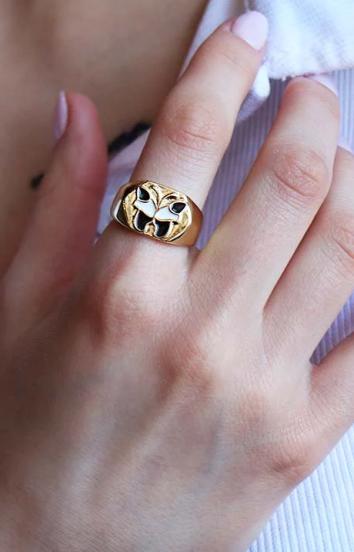 Elegants gredzens ar tauriņa motīvu, zelta krāsā